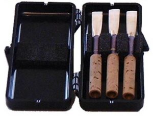 a three oboe reeds case